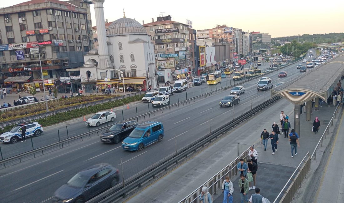 Şirinevler Metrobüs İstasyonu, İstanbul'da