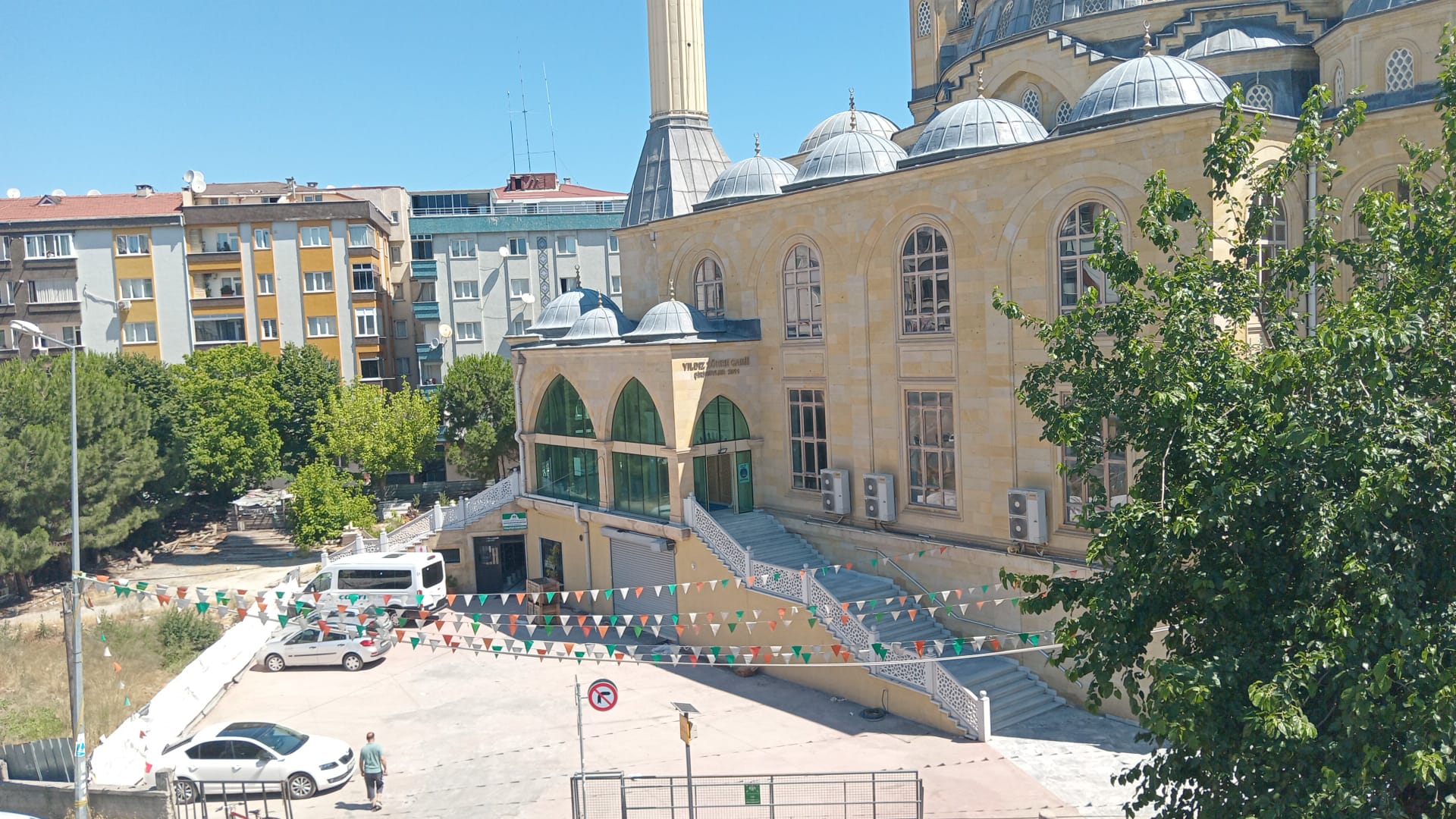 Bahçelievler Yıldız Zöhre Camii